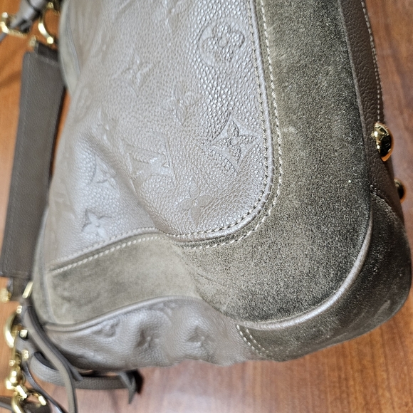 Auth Louis Vuitton Brown Audacieuse Empreinte Suede Leather MM - Picture 8 of 13